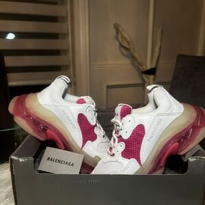 Balenciaga Womens Triple S Sneaker